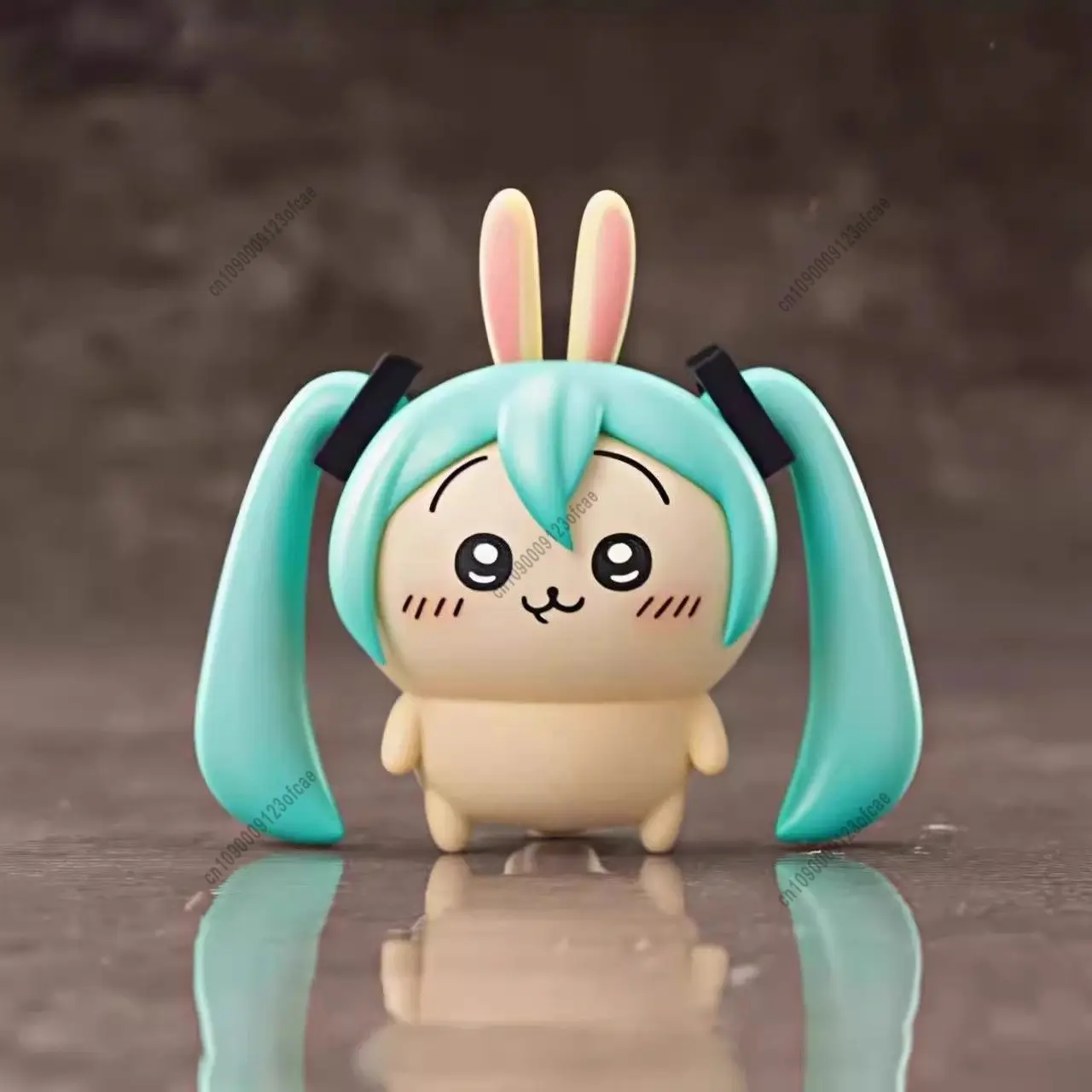 

Милая аниме-фигурка кролика для девочек, коллекционная кукла, кавайное украшение для стола, подарок для фанатов, креативный мини-орнамент, модель игрушки, домашний декор