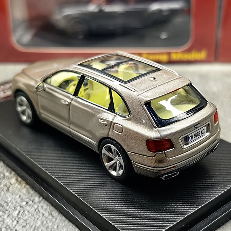 LF 1:64 Scale Diecast Alloy Luxury Bentley Bentayga SUV Toys Cars Model Classics Nostalgia Adult Gifts Souvenir Static Display