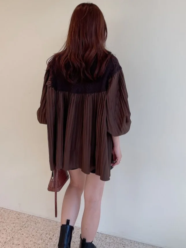 Elegancka bluzka damska w stylu vintage z dekoltem w serek, dzianinowa, luźna, z bufiastymi rękawami, modny jesienny strój, uniwersalna bluzka codzienna.