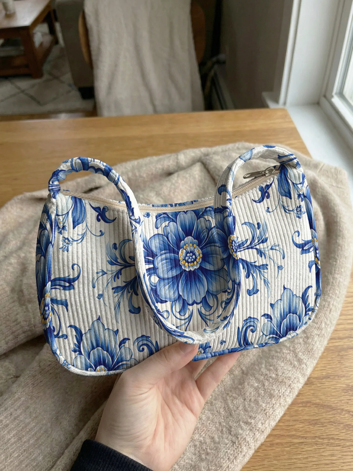 Trendy Blue Floral Print Shoulder Bag, White Corduroy Underarm Bag for Daily Casual Use