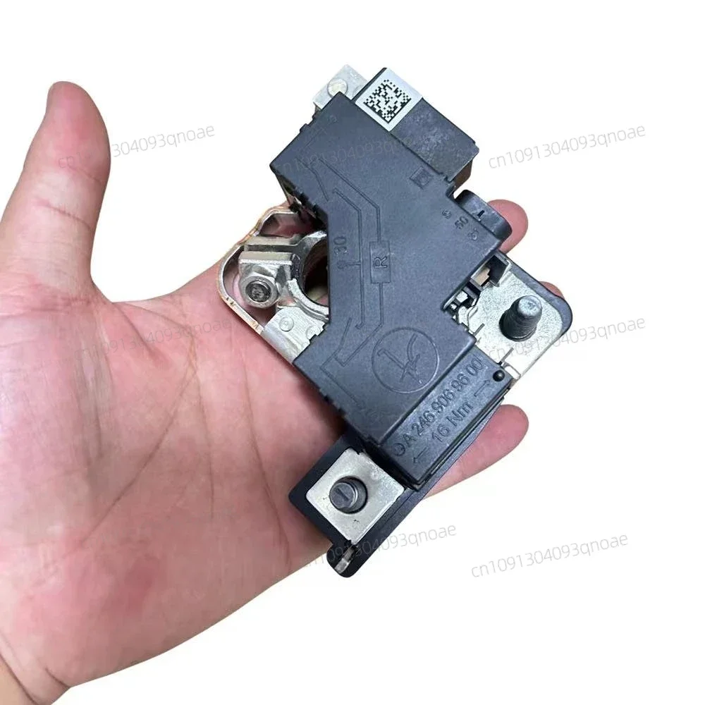 

For Mercedes Benz GLA CLA C180 C200 E200 E260 Battery Current Limiter Positive Power Failure Protector