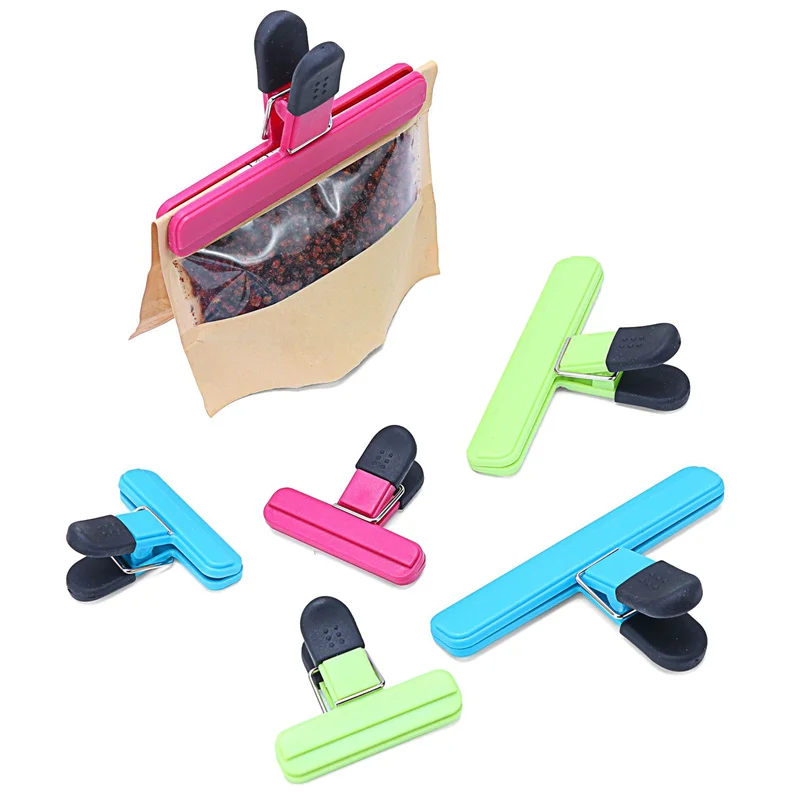 A Household Plastic Bag Sealing Clip For Kitchen Food Snacks To Keep Fresh And Moisture-Proof Sealing Clips