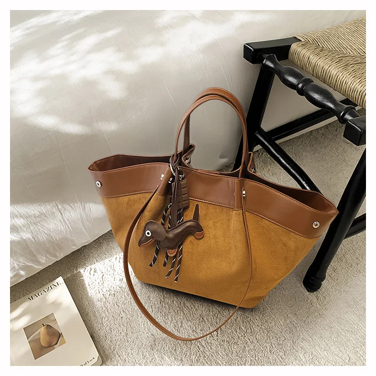 Large capacity suede women's bag fashionable retro work commuter tote bag niche shoulder armpit bag
