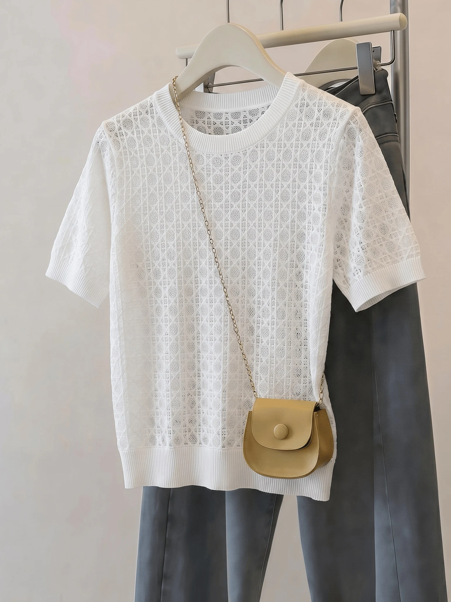 Slim Fit Knitted Short Sleeve T-Shirt Women's Summer New Style Korean Version Breathable Light Weight plus Size Office Wear