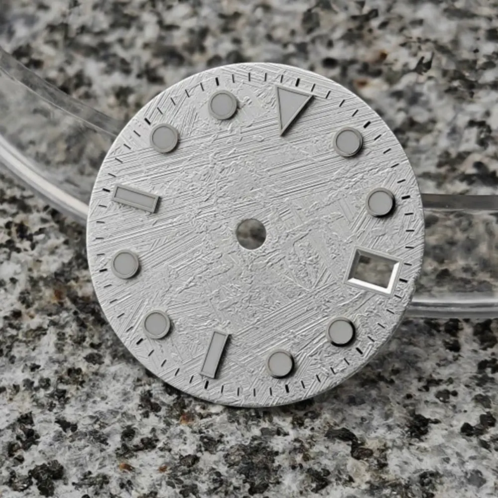 

Таможный логотип, метеоритный циферблат 28,5 мм, подходит для NH34 NH35 36, автоматический механический механизм C3, ночник