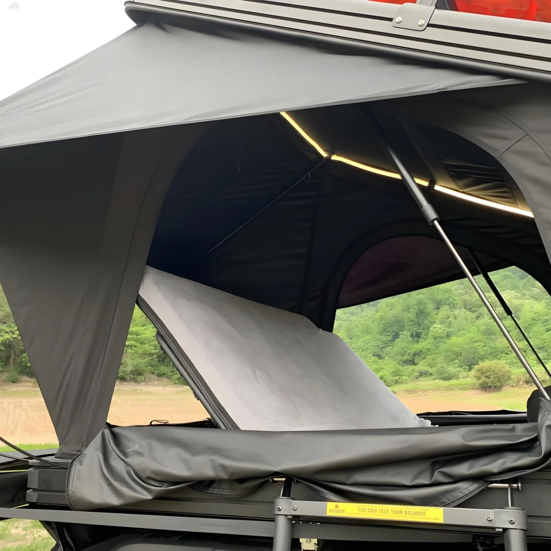 خيمة TravelCat للسيارات 4x4 4WD كبيرة تتسع لـ 4 أشخاص XL على السطح مع فتحة سقف صلبة على السطح #4