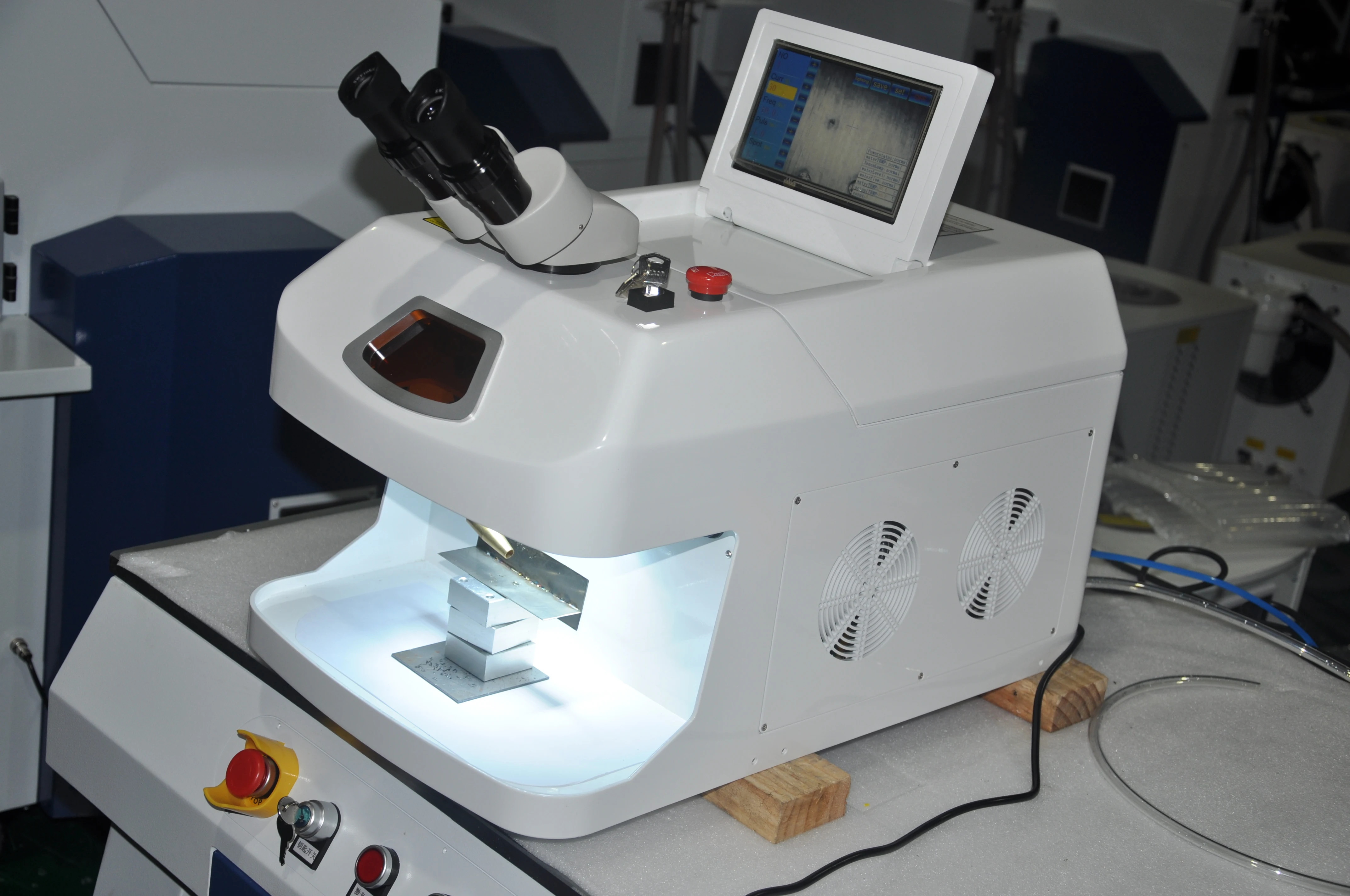 2025 آلة لحام ليزر جديدة 100 واط لمصنع آلة صنع المجوهرات الذهبية والفضية