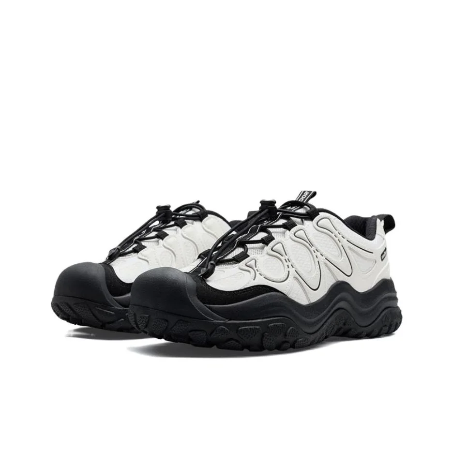 XTEP Breathable, Waterproof, And Slip Resistant Low top Outdoor Shoes Women's Canvas White/Black 974118170023/