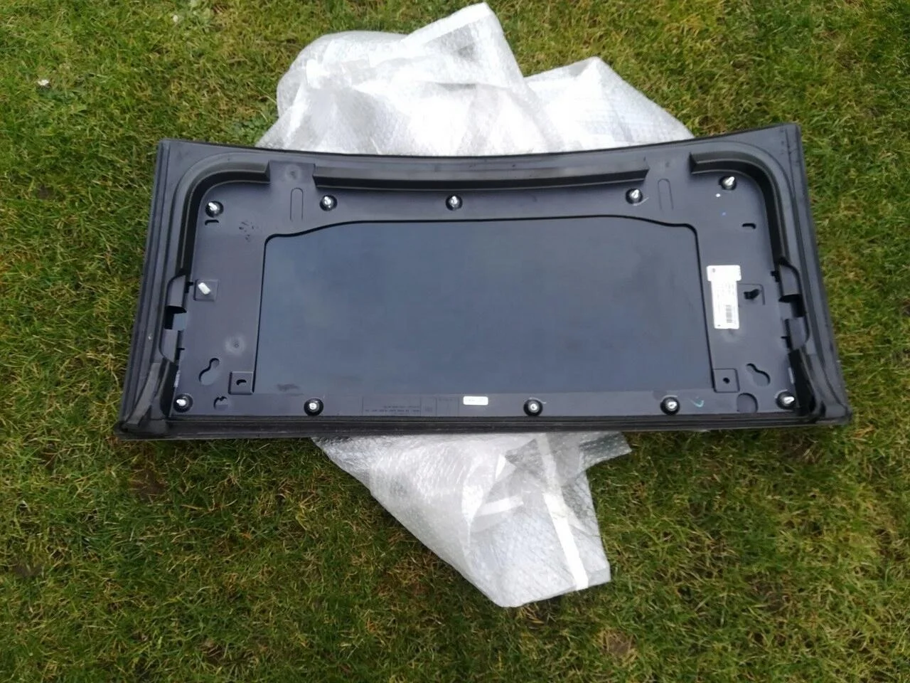 Rear Door Side Window for Tesla Model X L/R  1034903-00-J  1034903-00-G