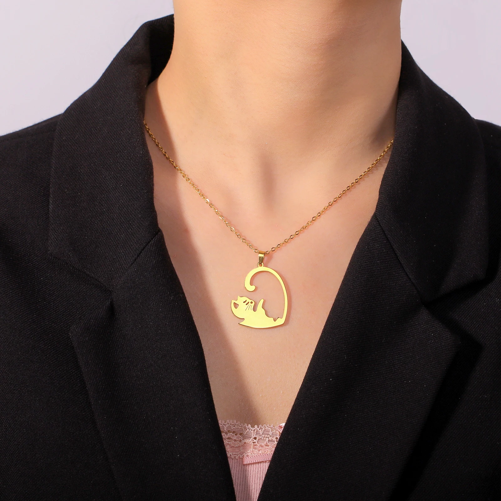 Dreamtimes Couple Jewelry Round Broken Heart Hugging Cat Necklace Women Yinyang Stainless Steel Pendant Splicing Lovers Gifts