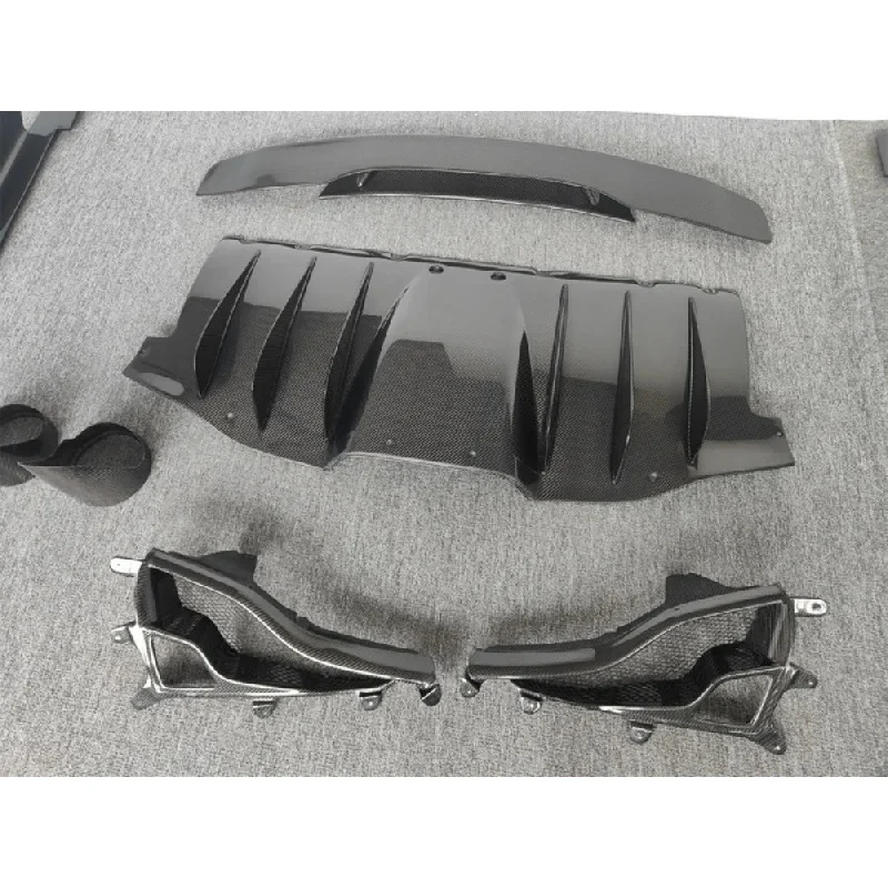 

A-Style Carbon Fiber Body Kit 458 Italia and Spider Including Front Lip Side Skirts Rear Diffuser Lampshade