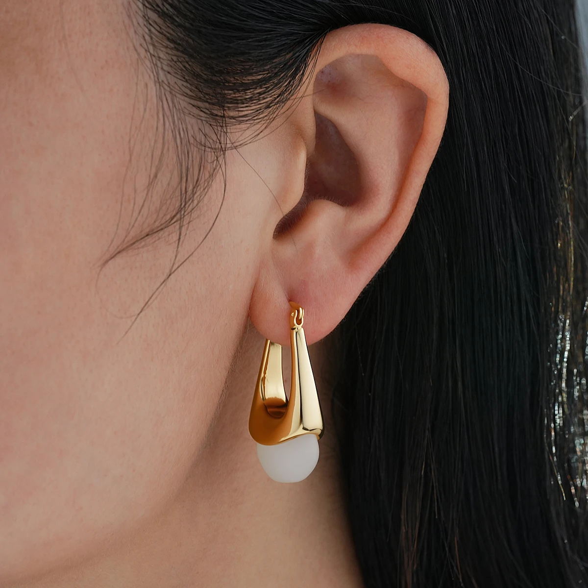 Korean Gold Color U-shaped Hoop Earrings For Women Fashion Resin Teardrop Drop Earrings Chunky Party Daily Wear Jewelry Gift New