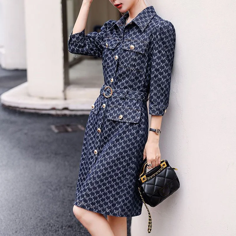 Imagem -02 - Moda Single-breasted Impresso Midi Vestido Outono Coreano Vintage Turn-down Collar Belt Denim Emendado Vestidos Roupas Femininas