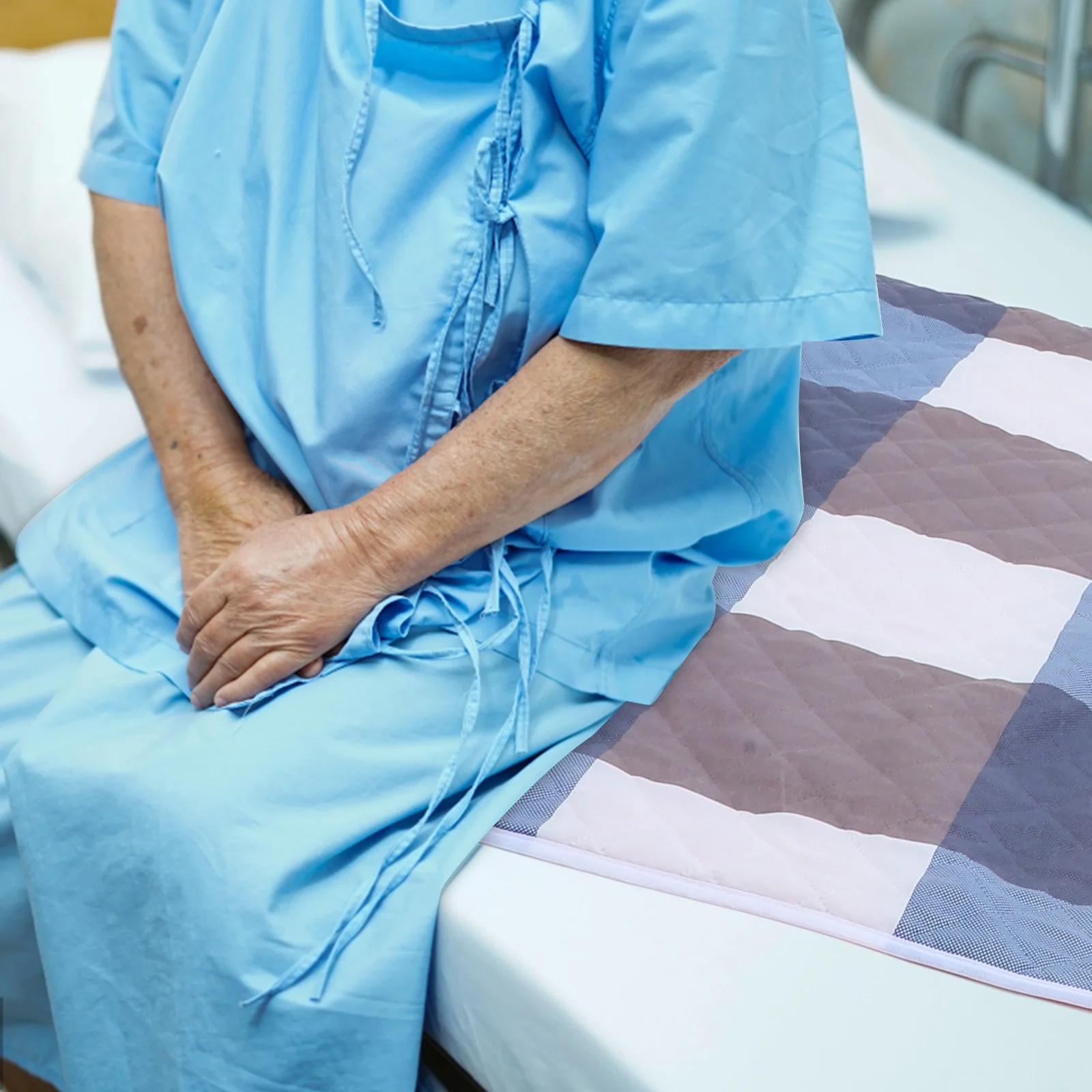 وسادة سرير مقاومة للماء عالية الامتصاص مقاس كبير وقابلة لإعادة الاستخدام وقابلة للغسل لعلاج سلس البول في الحيض مرتبة رعاية المسنين