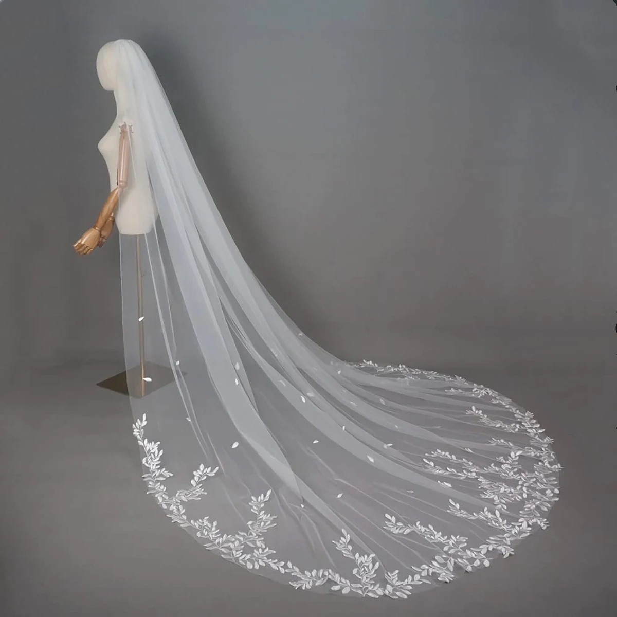 Bridal Veils Lace Flower Edge Cathedral Long 1 Tier Luxury Wedding Veil Tulle With Comb White Ivory 3M