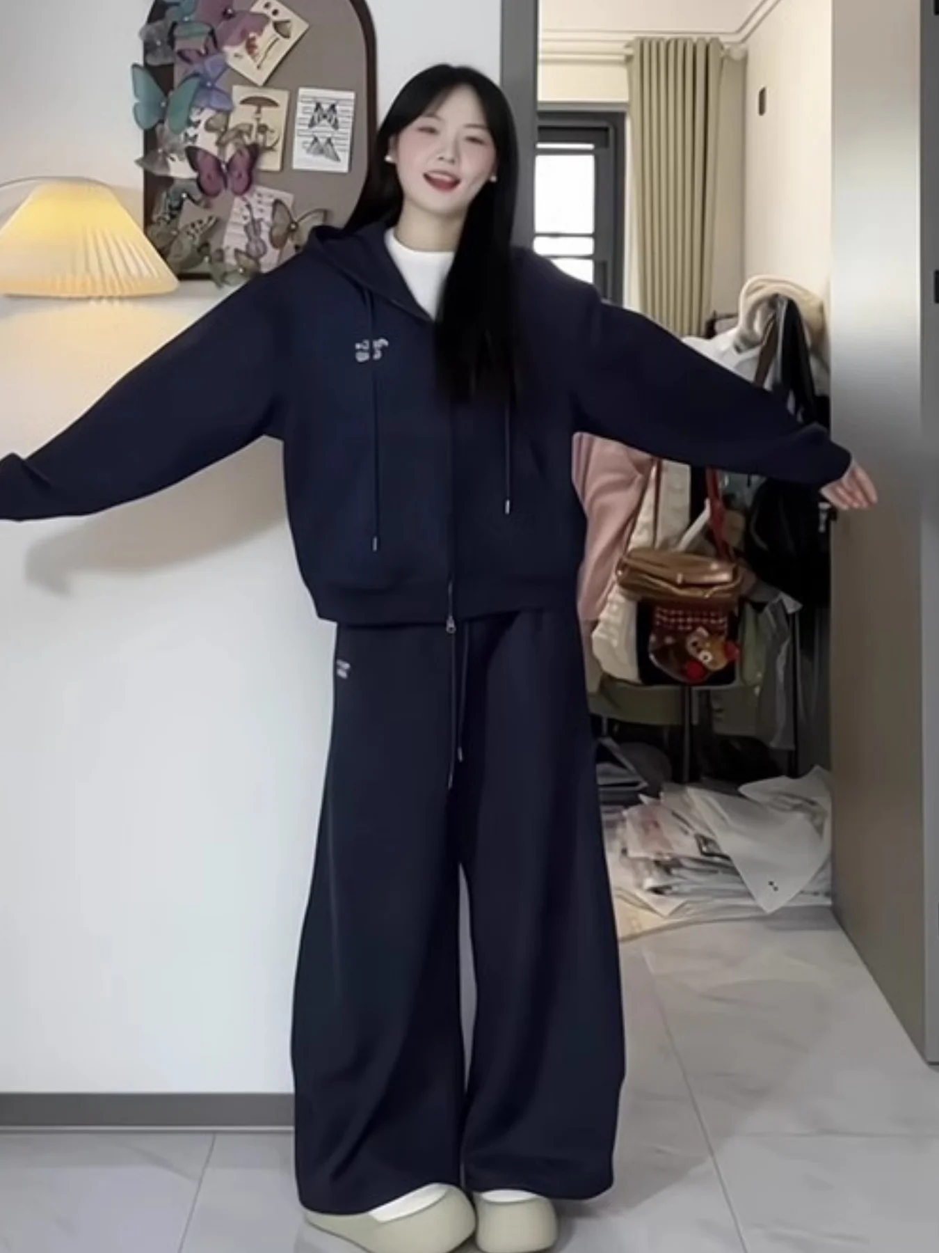 

Новый осенне-зимний повседневный универсальный комплект в стиле лоу-эйр, женский, в американском ретро-стиле, свободный крой, с эффектом высокого класса, утепленный флисом, утолщенный, теплый, универсальный комплект одежды