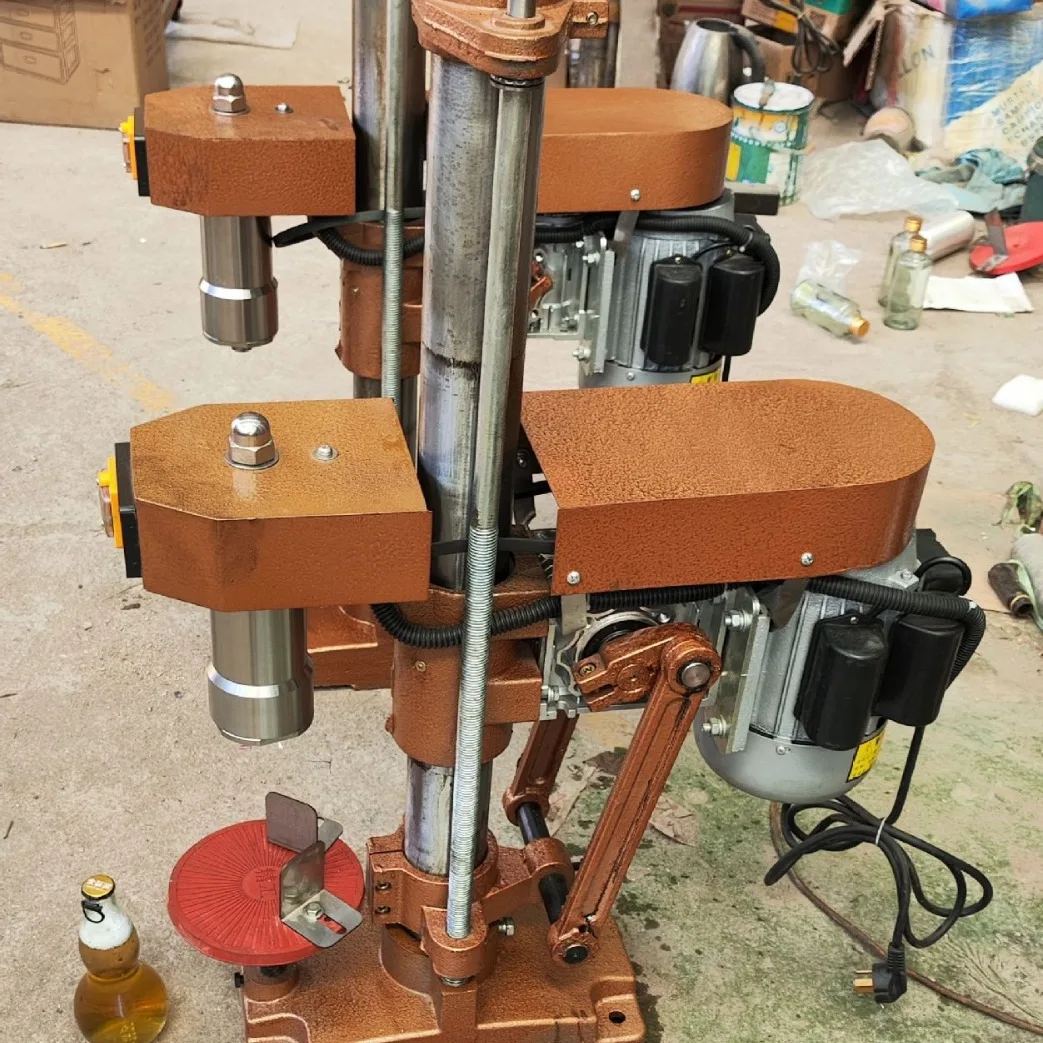 

Полуавтоматическая машина для укупорки крышек с тяговым кольцом, стеклянная бутылка, сок, напиток, сверкающее вино, боковое тянущее кольцо