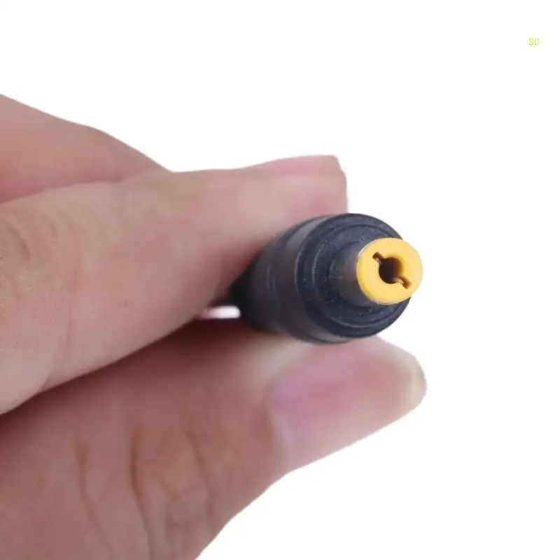 Adattatore ricarica rapida per auto 5V3A DC5521 a due caricabatterie USB per auto con adattatore alimentazione USB