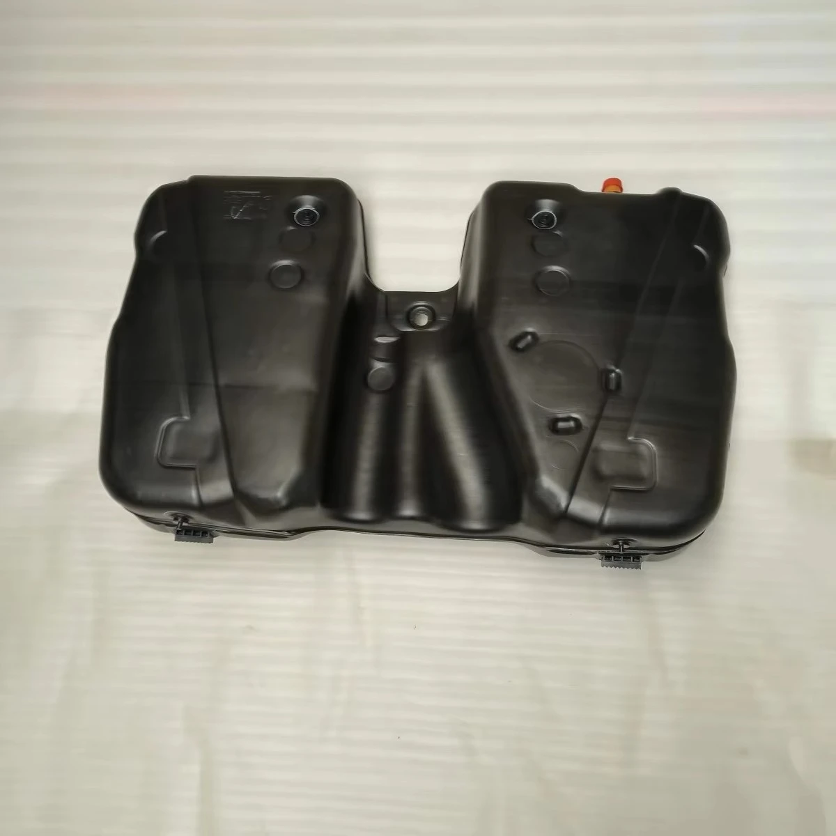 Factory Direct Sales Car Fuel tank 84666904 84234993 84234993 23247270 84234992 for Bu-ick Envision