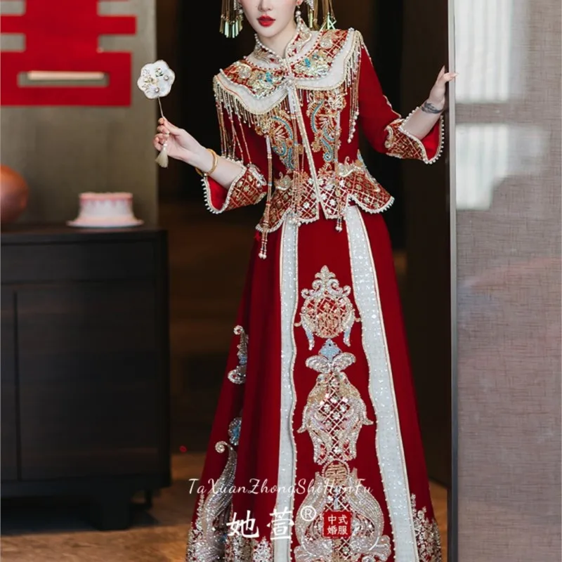 Novo vestido de noiva chinês estilo ombro de indústria pesada de veludo