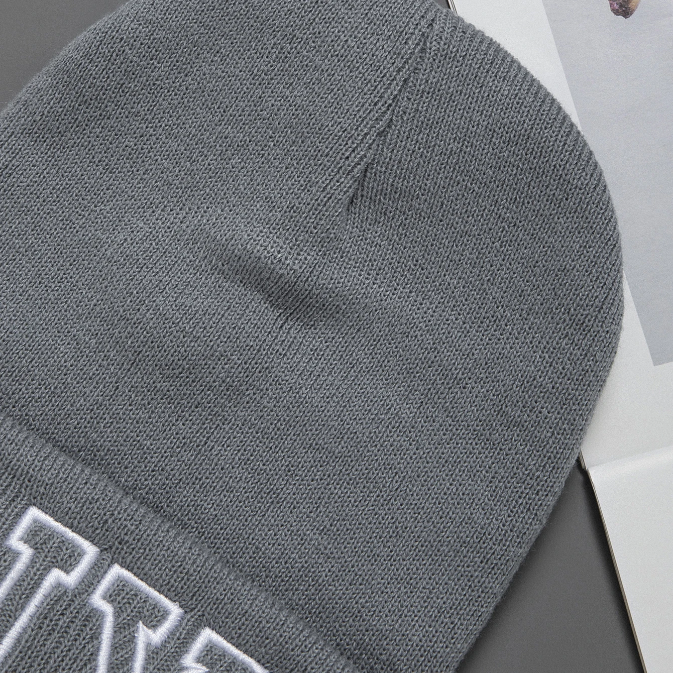 قطعة واحدة من قبعة محبوكة مطرزة للجنسين، قبعة شتوية دافئة من الصوف، قبعة عصرية متطابقة تمامًا #4