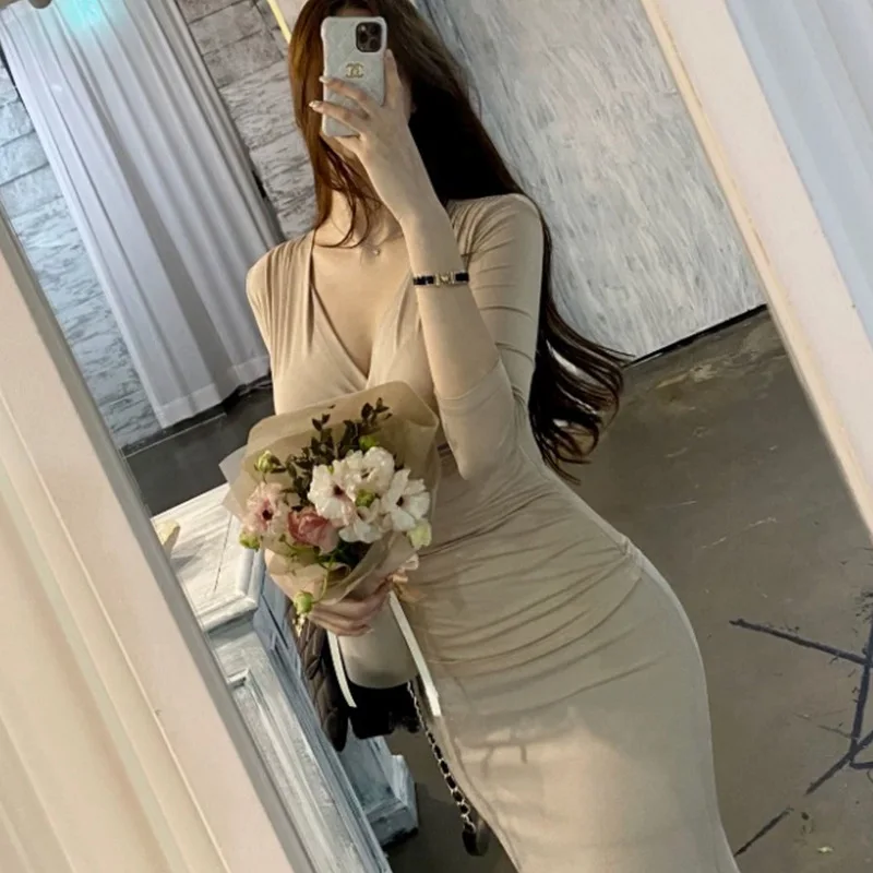 Korean Dongdaemun Slim-Fit V-Neck Sexy Hot Girl Feminine Slim-Fit Figure-Enhancing Versatile Long-Sleeve T-Shirt Top   F1EP