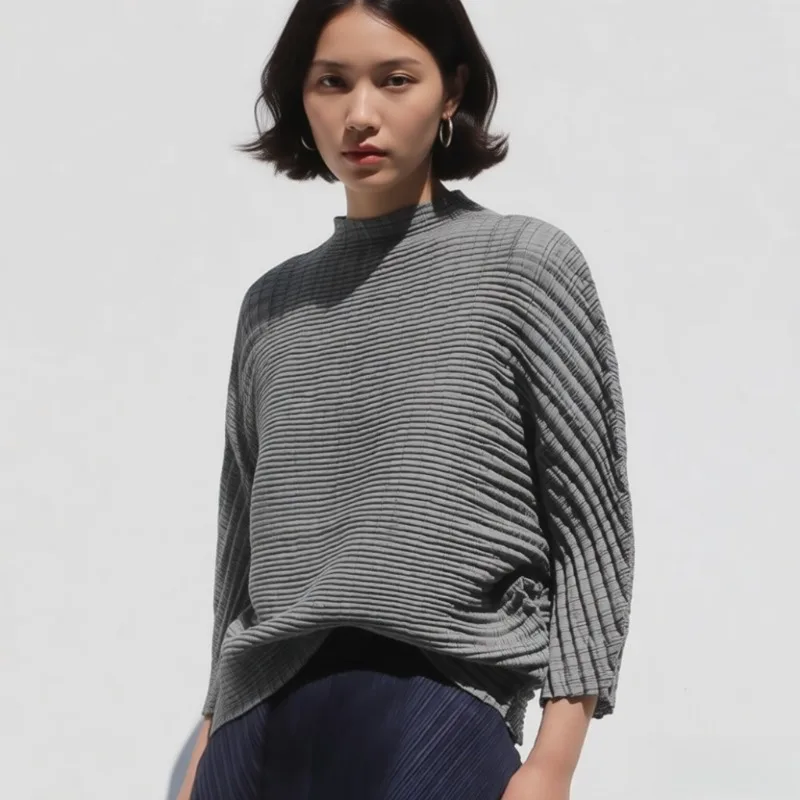 

Miyake Pleated Women's T-Shirt 2026 Summer New Simple Versatile Loose Round Neck Scalloped Top Women's Tight Stretch Clothing
