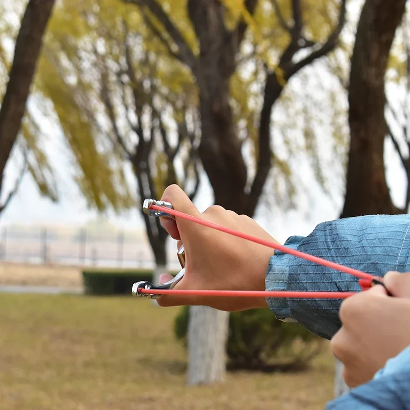 Fionda in lega con manico in legno a buon mercato tiro veloce con fionda potente elastico multicolore a due colori ad alta elasticità