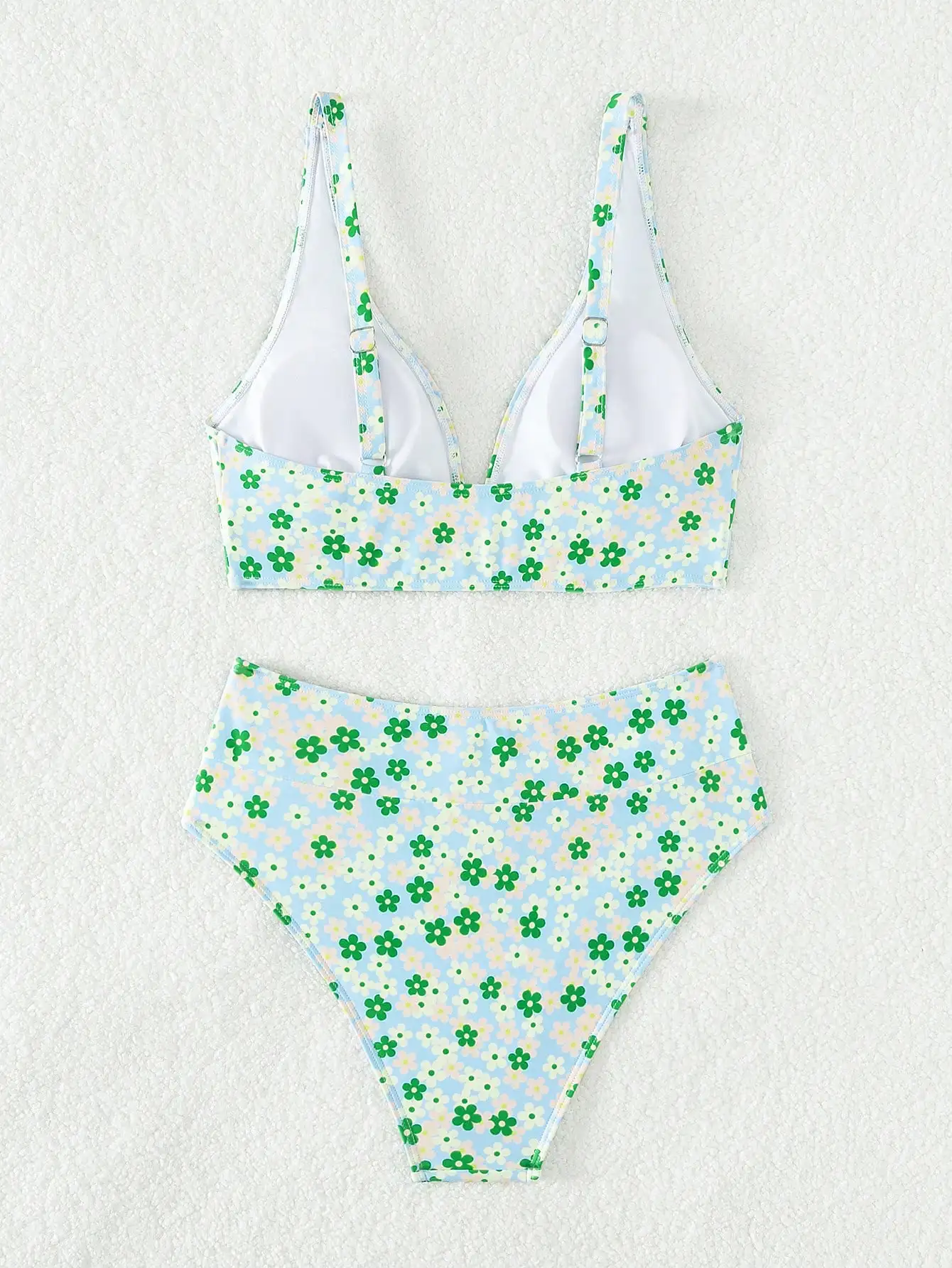 Floral bikini tops are small and fresh split slim swimwear summer