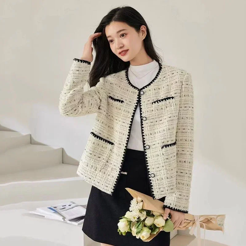 

LIBIELIY New 2024 Autumn Tweed Jacket Women High Quality Plaid Long Sleeve Elegant Short Elegant Ladies Woolen Coat Outwear Tops