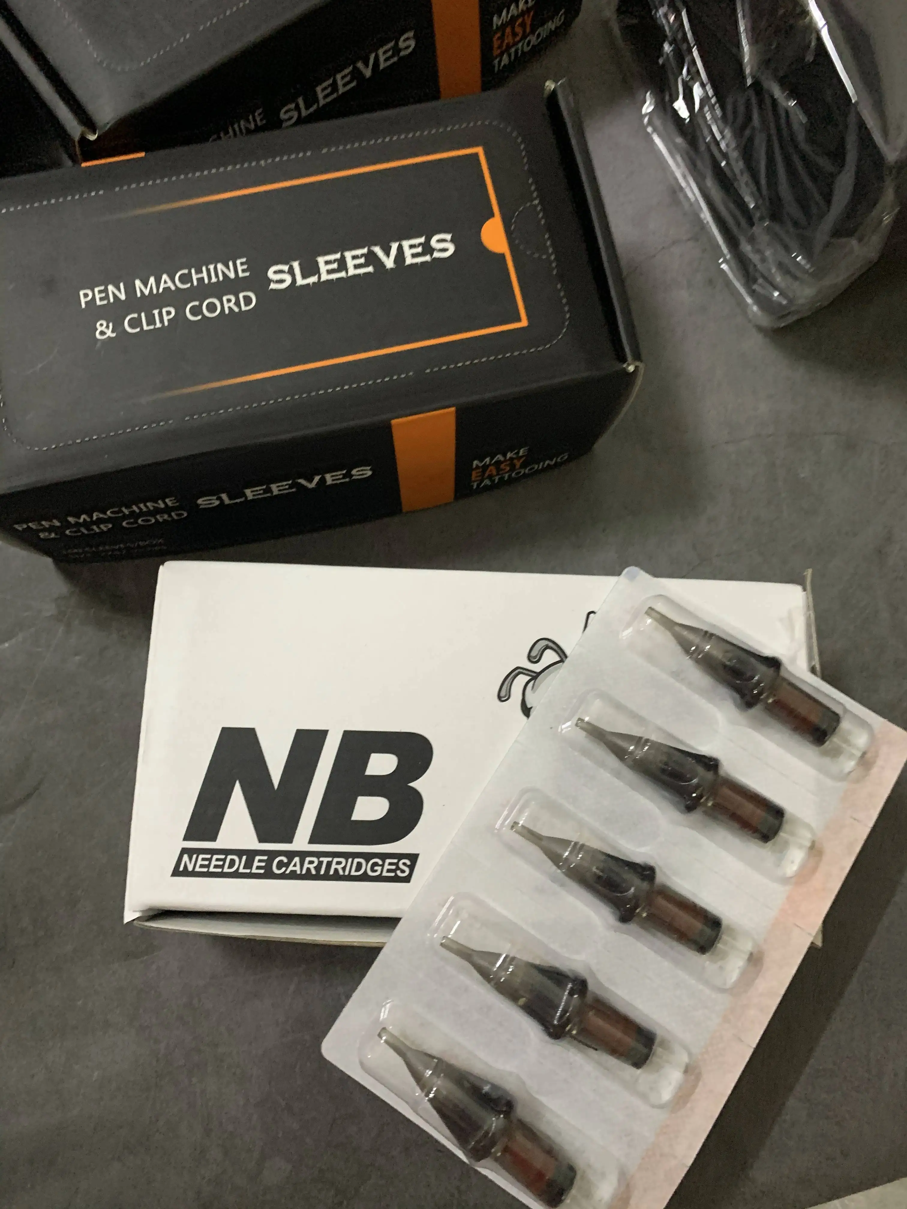 HQ 20 قطعة/صندوق خرطوشة الوشم الإبر 0.3 مللي متر 0.35 مللي متر المتاح NB إبرة معقمة مع غشاء بطانة مستديرة لخراطيش تات #6