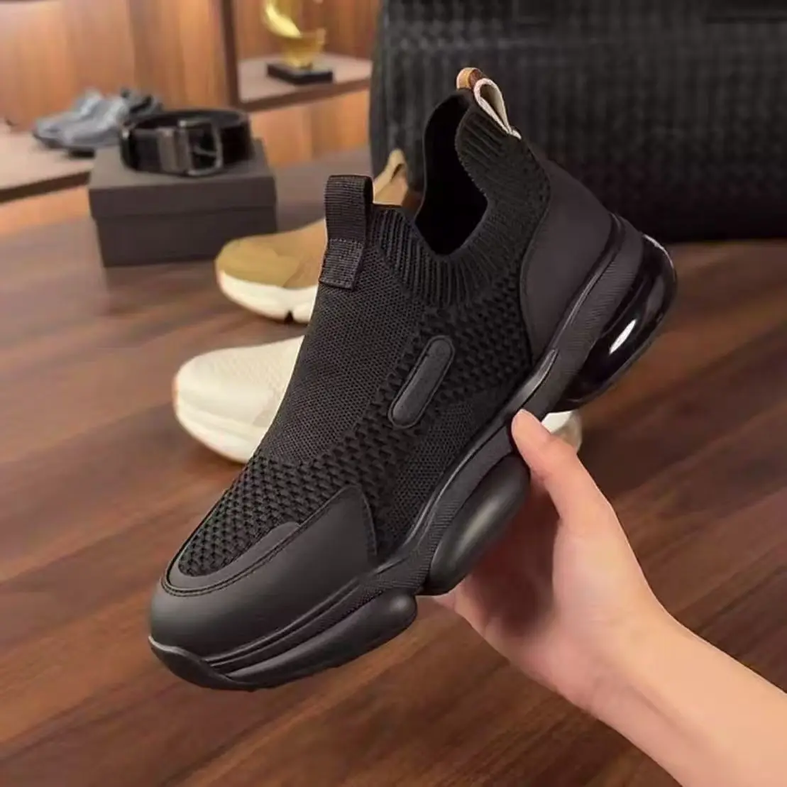 

Summer breathable mesh shoes for men are comfortable, lightweight, soft-soled, casual and anti-slip running shoes