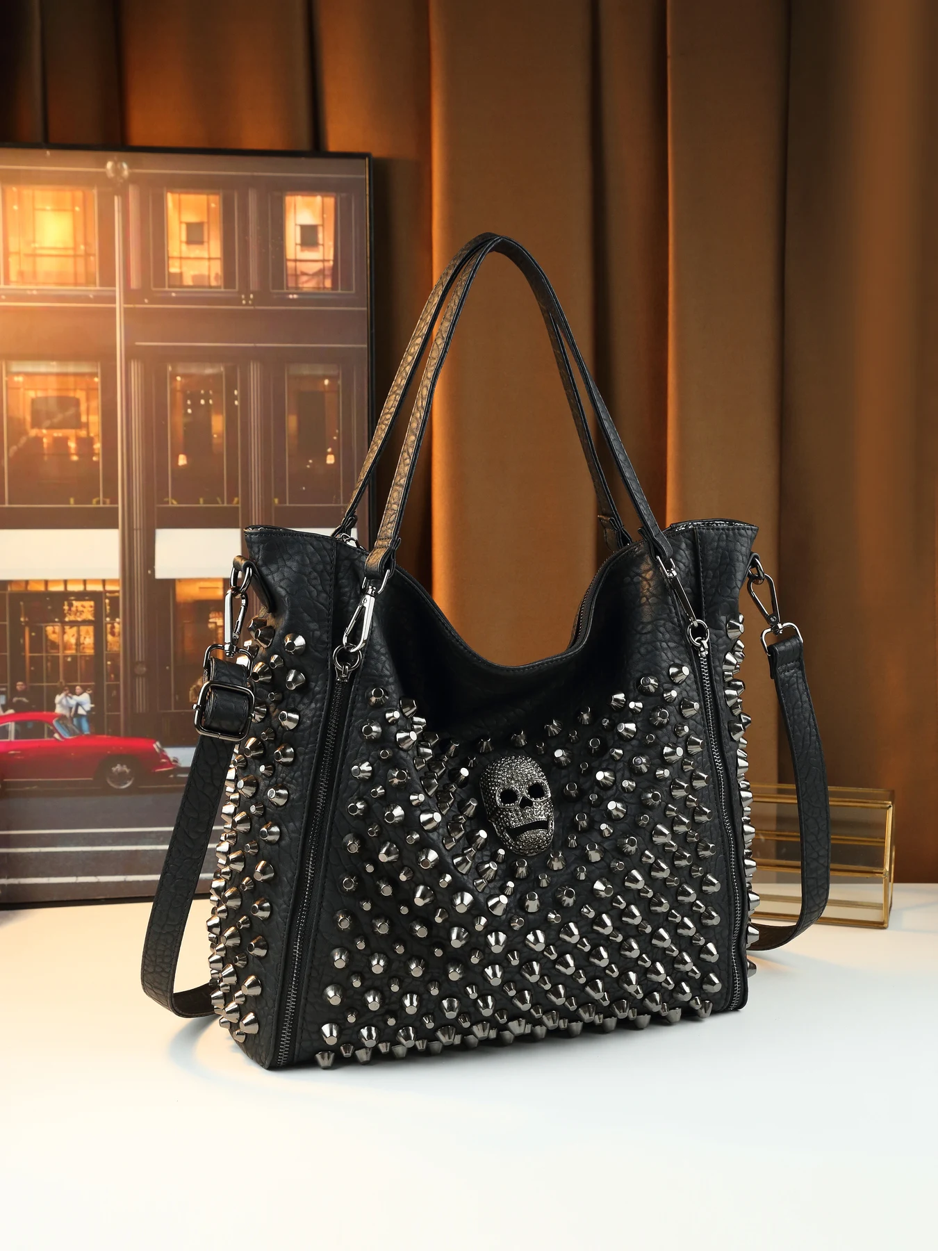 European and American Halloween spoof series rivet skull design bucket bag travel out large capacity shoulder bag