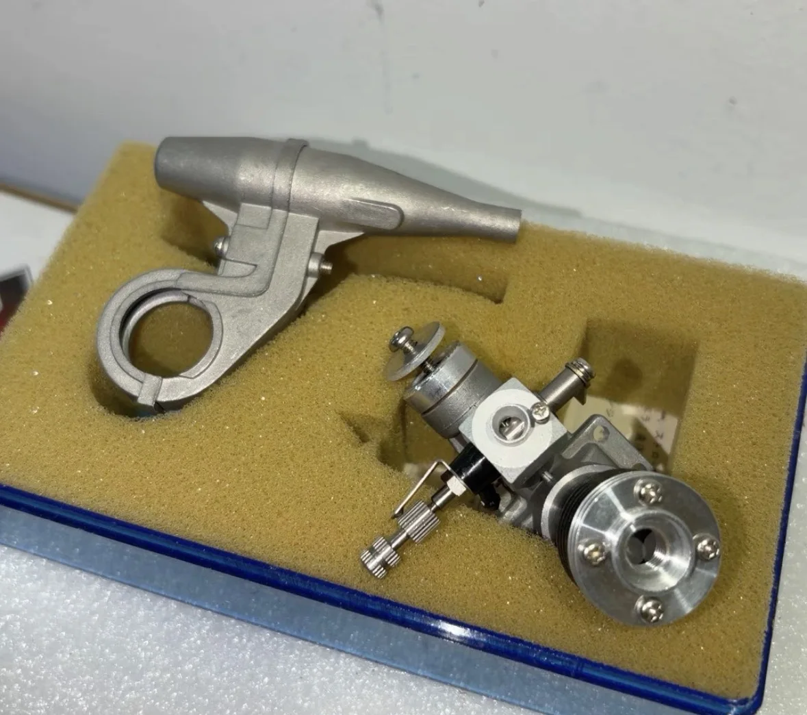 Rare Gmark .061 RC Glow Engine Japanese Made 1.0cc Front Rotary Valve (FRV) Nitro Engine with Muffler  - Vintage Micro Motor