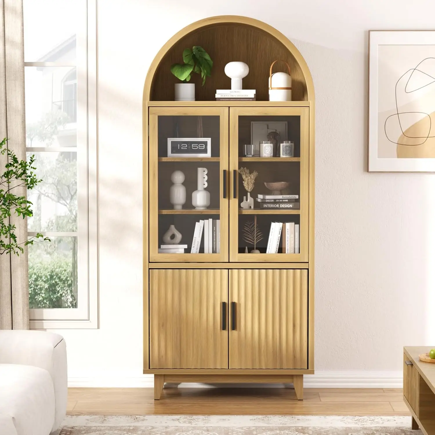 

Арочный шкаф для хранения вещей высотой 70,8 дюйма, современный рифленый дверной шкаф с закаленным стеклом и регулируемыми полками, ножки из массива дерева