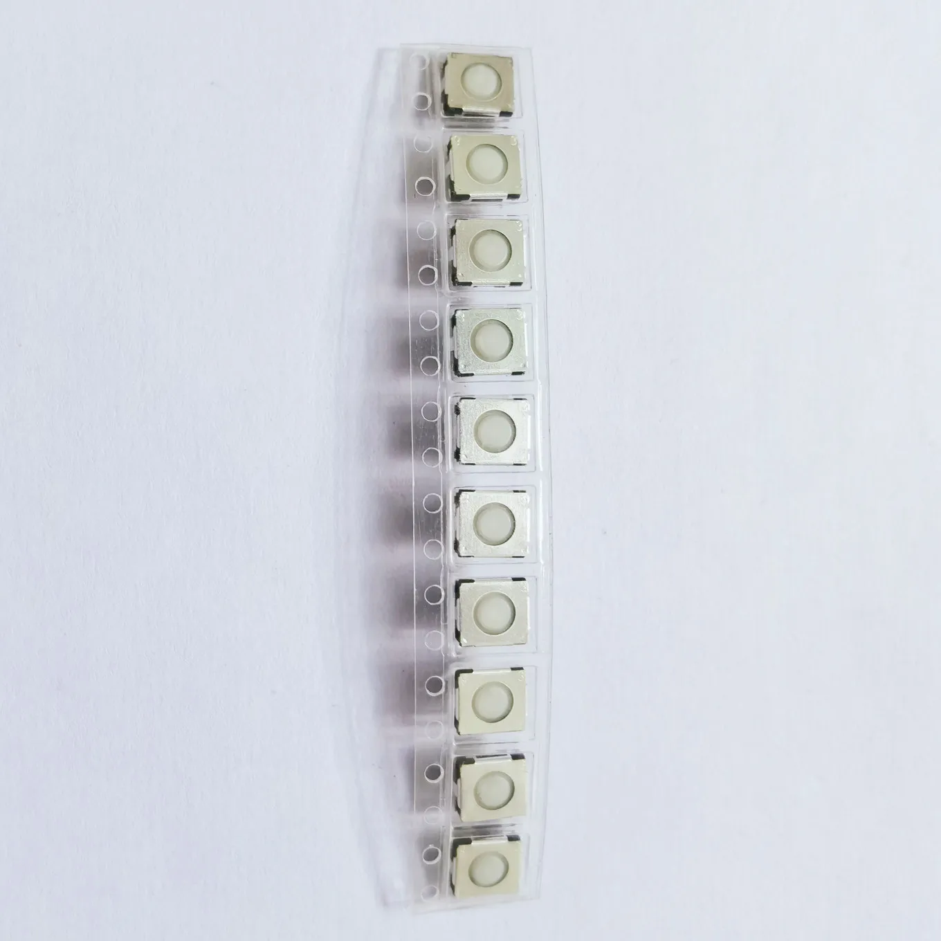 

Оригинальный новый 100% световой сенсорный переключатель серии EVQQ2 6*6*2 патч 4-контактная кнопка типа нажатия микро движения EVQQ2S01W