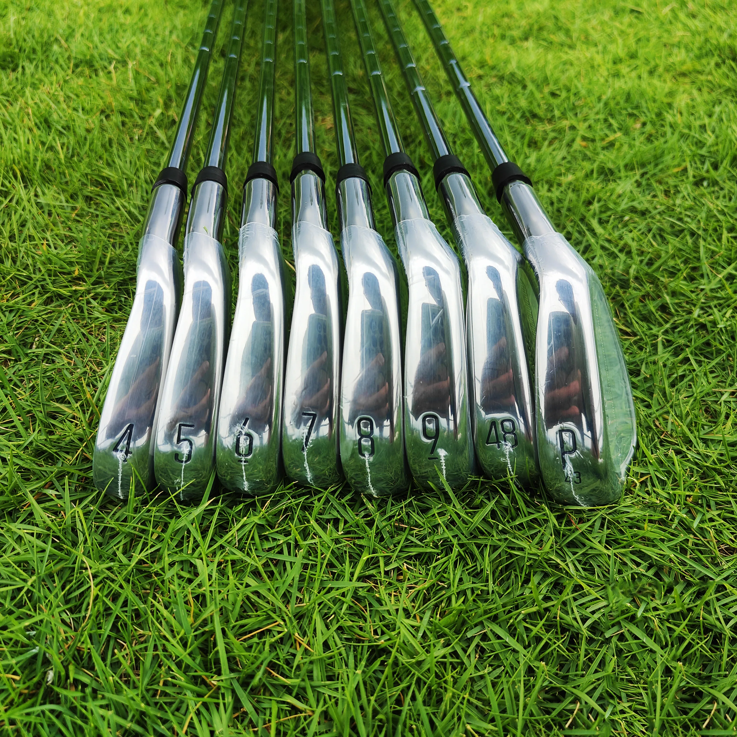 T 200 New Iron Set Golf Club (4-9/48/P - Eight Pieces)