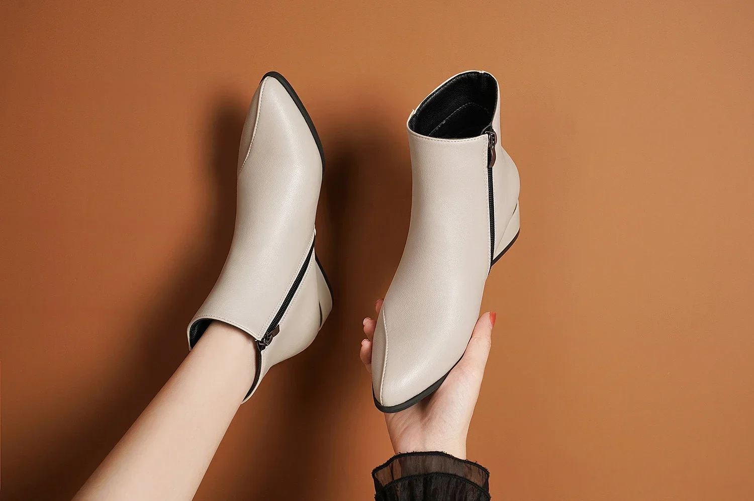 Herbst und Winter 2026 Damenstiefel Britischer Stil Modische Stiefel für Frauen Neue Dickabsatzige Übergroße Modische Kurzstiefel – Detail 32