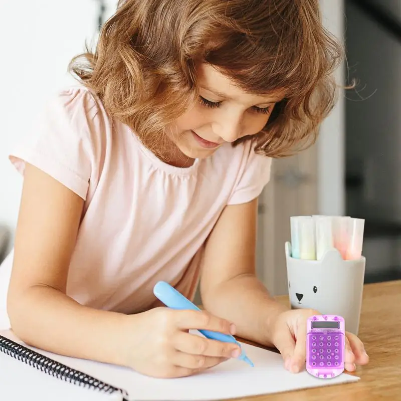 Calcolatrice tascabile Mini calcolatrice elettronica tascabile con portachiavi calcolatrice Mini cifre color caramella carina e funzionale