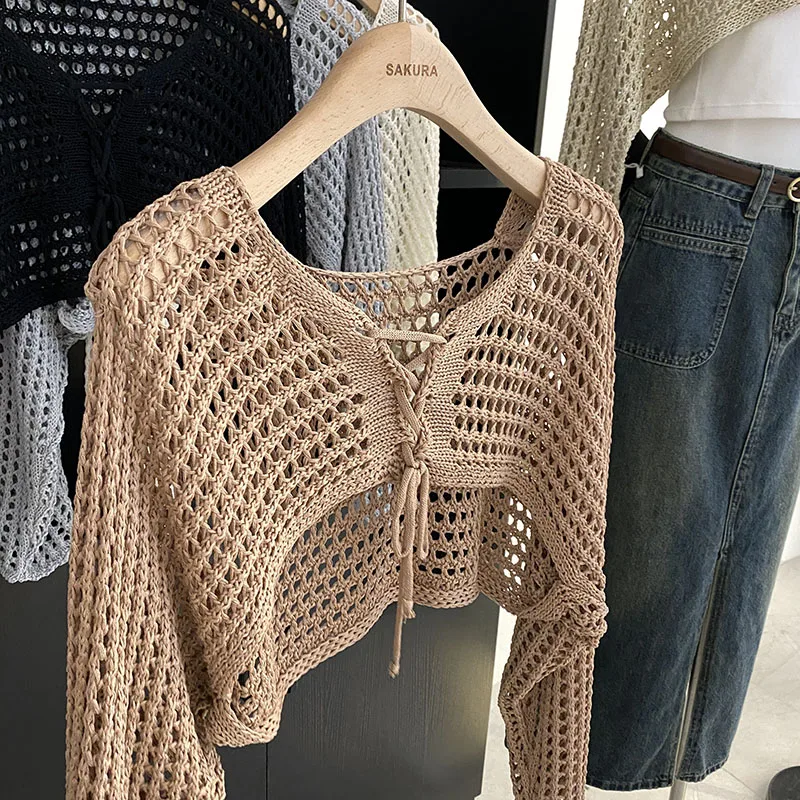 Cardigan corto all'uncinetto con cravatta sul davanti da donna a maniche lunghe Sheer OpenKnit Bolero Coprispalle Top Summer Beach Bikini Cover Up Y2K Outfit