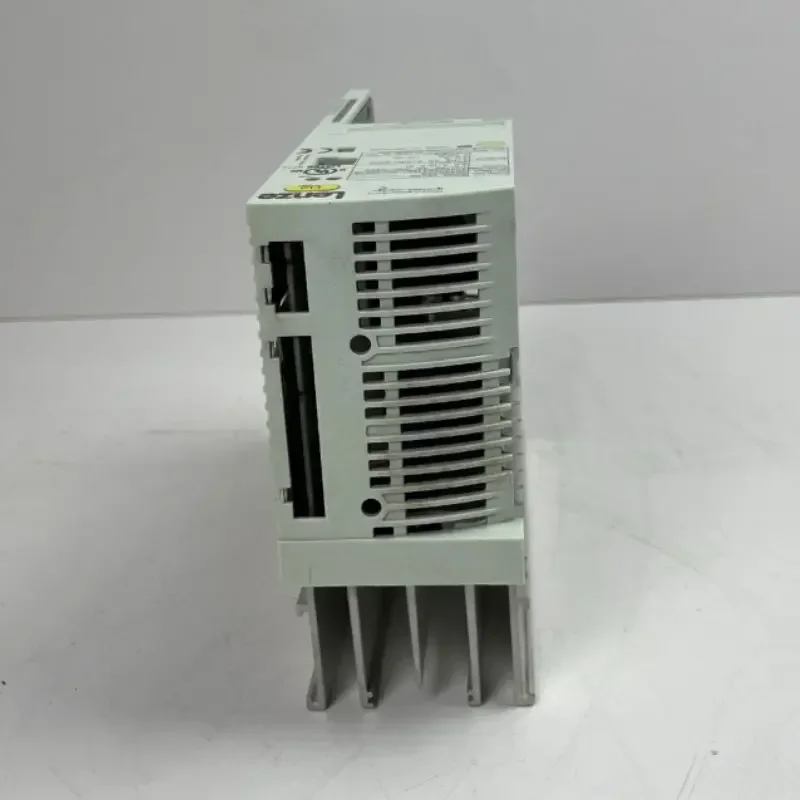 Second-hand E82EV751_ 2B 200V 0.75KW frequency converter