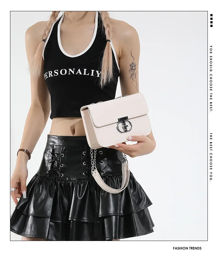 

‌ Летняя женская однотонная сумка через плечо 2025 года — маленькая квадратная сумка через плечо с текстурированным замком в стиле ретро и ремешком-цепочкой ‌