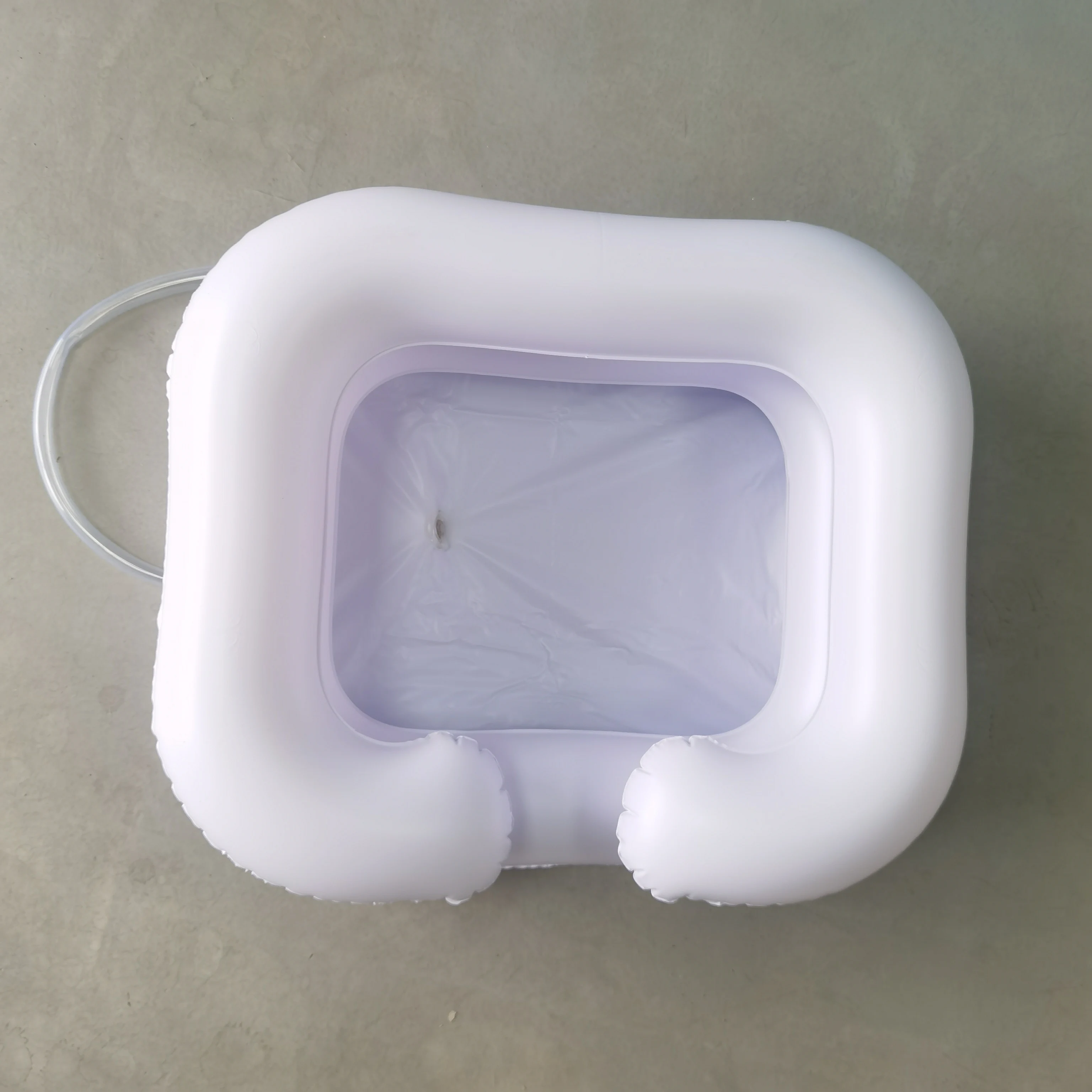 Inflatable Shampoo Basin, Portable Inflatable Shampoo Bowl with Neck Support and Drain Pipe, Suitable for the Elderly, Disabled, Pregnant Women, and Injured People (Color: White)