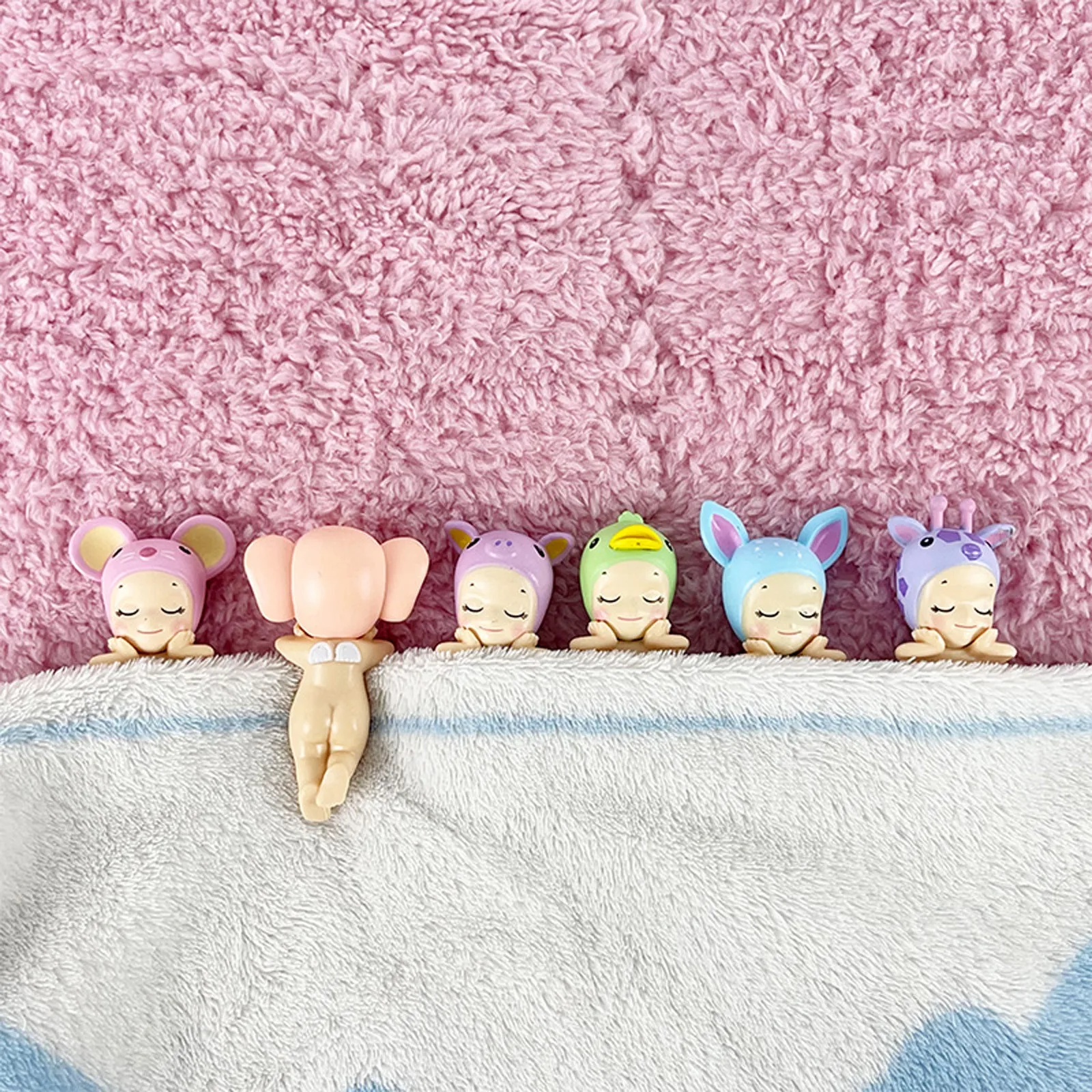 كشف العوالم الغامضة للعجائب المجنحة تمثال الملاك المثير للاهتمام في المفاجأة صندوق أعمى الملاك السائكين سلسلة الحلم الشكل