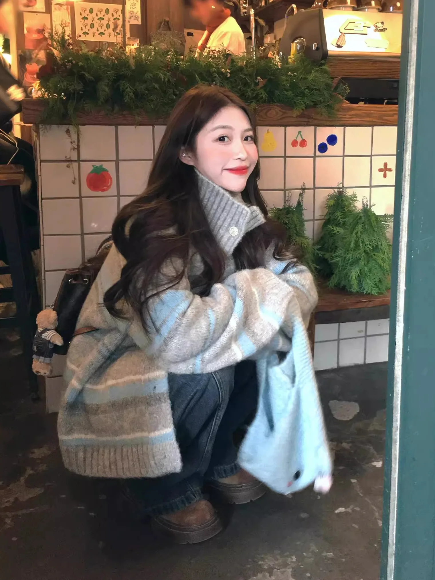 

Новый теплый женский кардиган с высоким воротником, в полоску, свободного кроя, визуально стройнящий, с длинными рукавами, осенне-зимний