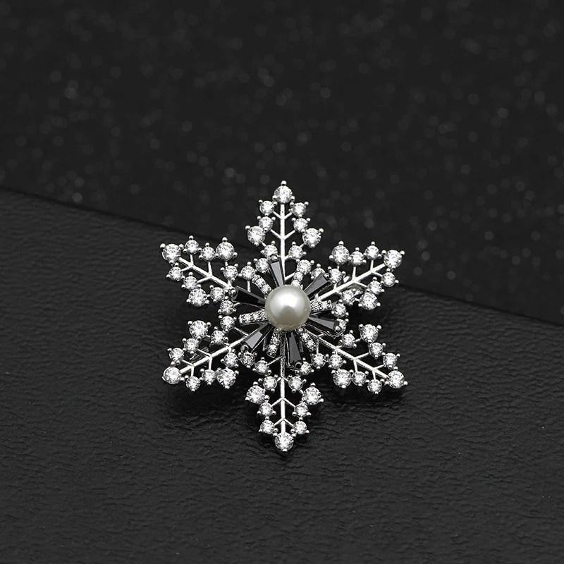 Glimmering Chilly Snowflake Copper Pins Full Zircon Paved Brass Brooches For Women Girls Coat Sweater Party Jewelry