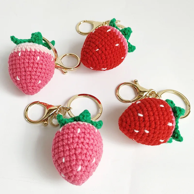 Creative Crochet Strawberry Keychains Handmaking Knitting Strawberry Pendant Keyrings For Car Keys Accessories Wholesale 2024