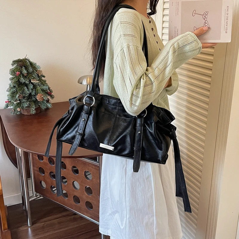 Soft PU Leather Messenger Bag for Women Shopper Handbags Lady Large Capacity Commuting Totes Russian Retro Style Shoulder Bags