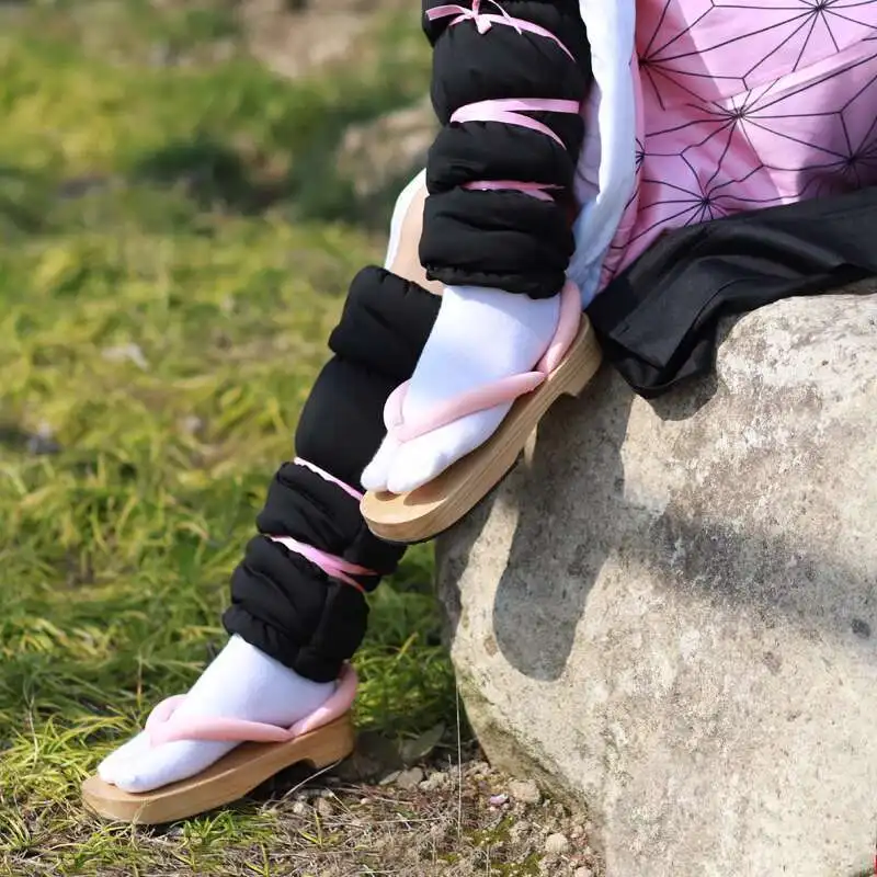 コスプレ木製下駄ビーチサンダルサンダル女性デーモンスレイヤー禰豆子善逸冴夕湯浅