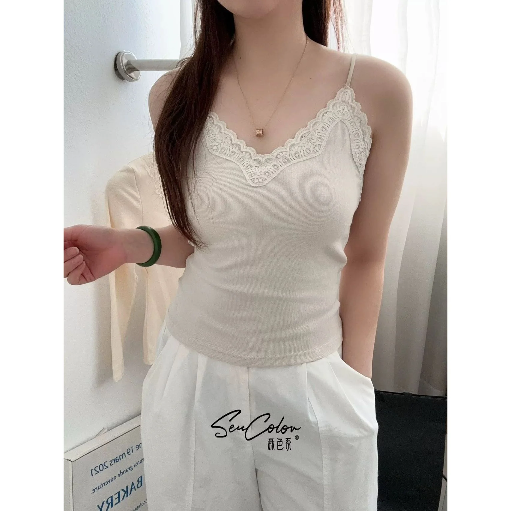 New Arrival V-Neck Lace Trim Design Splice Backless Beautiful Back Texture Bralette Tank Top Women's Fashion Summer Short Sleeve